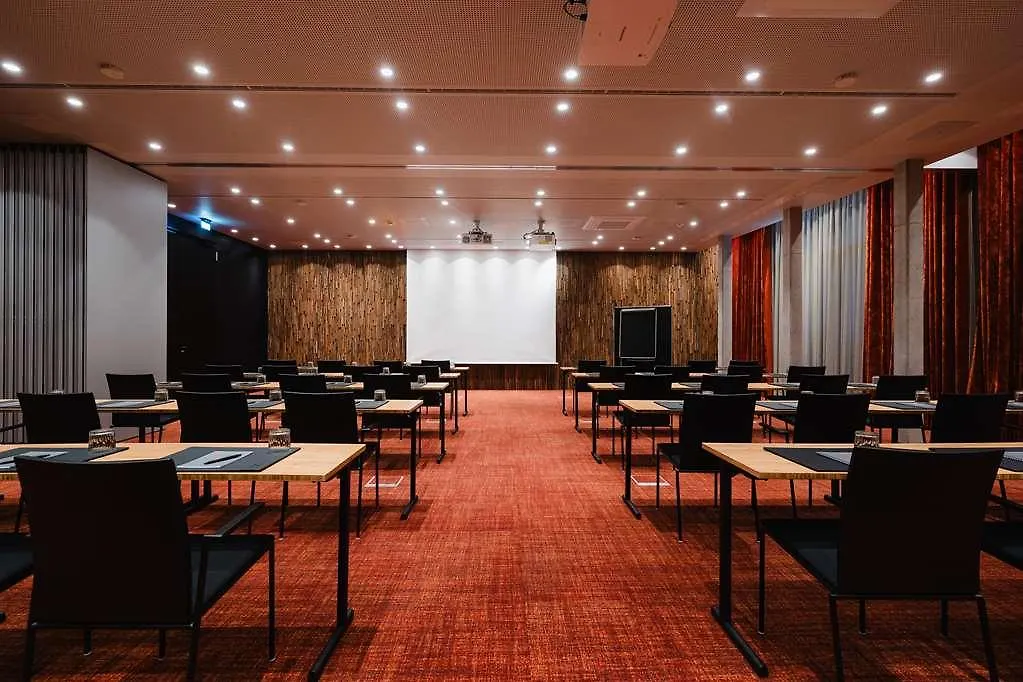 Sly Berlin Hotell 0*,